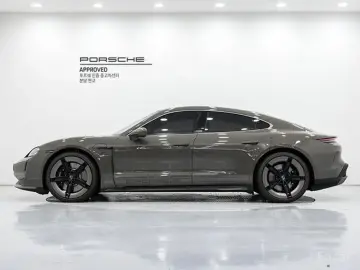 2025 Porsche Taycan с пробегом 121 км