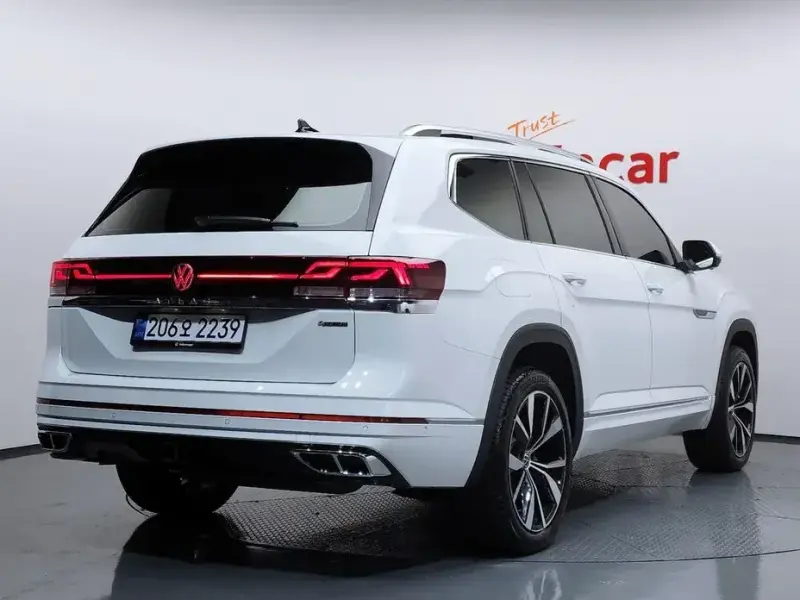 2025 Volkswagen Atlas с пробегом 4 880 км