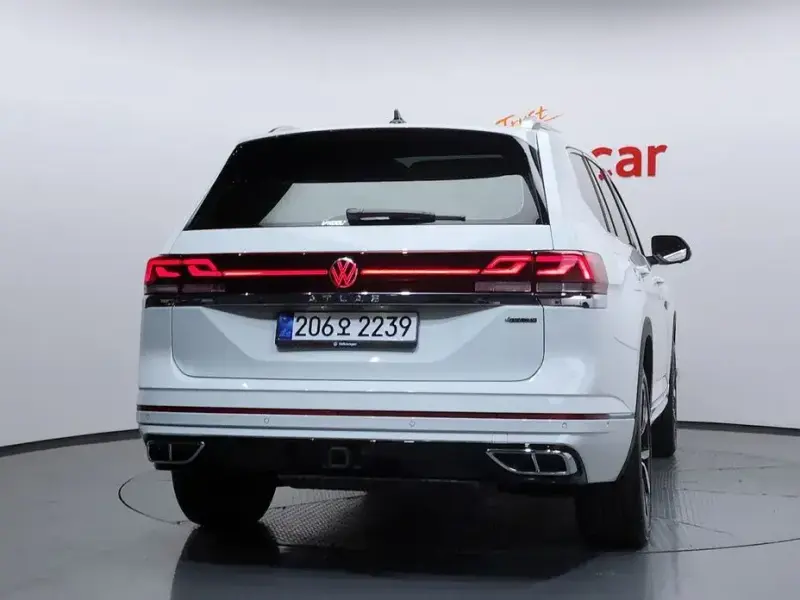 2025 Volkswagen Atlas с пробегом 4 880 км