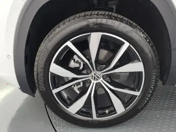 2025 Volkswagen Atlas с пробегом 4 880 км
