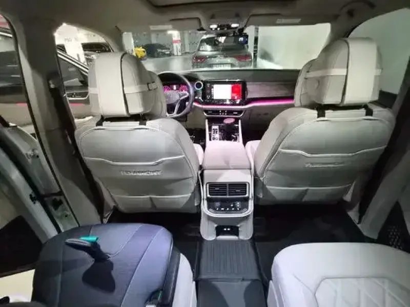 2025 Volkswagen Atlas с пробегом 1 546 км