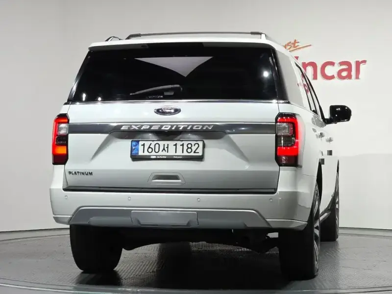 2021 Ford Expedition с пробегом 59 594 км
