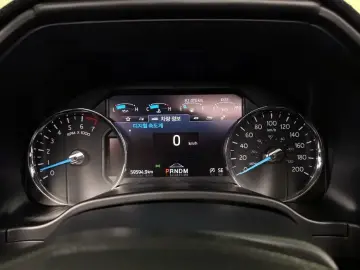2021 Ford Expedition с пробегом 59 594 км