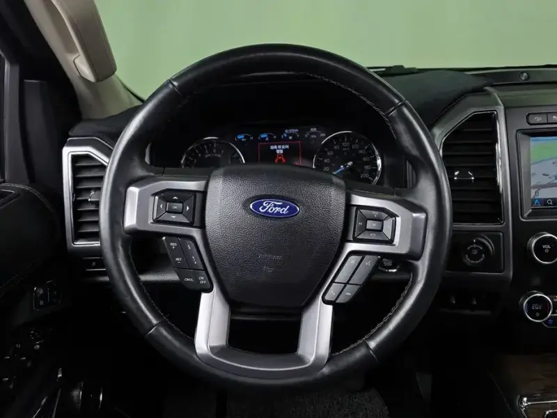 2021 Ford Expedition с пробегом 59 594 км