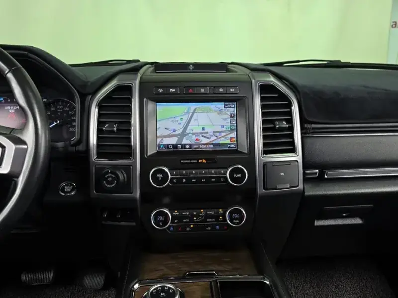 2021 Ford Expedition с пробегом 59 594 км