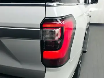2021 Ford Expedition с пробегом 59 594 км