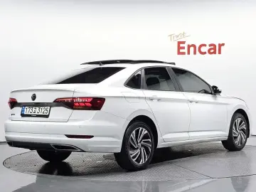 2020 Volkswagen Jetta с пробегом 37 239 км