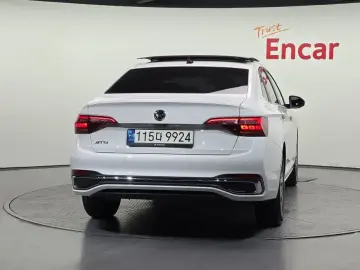 2021 Volkswagen Jetta с пробегом 49 058 км