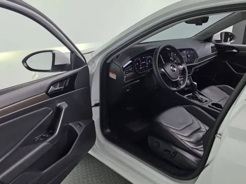 2021 Volkswagen Jetta с пробегом 49 058 км