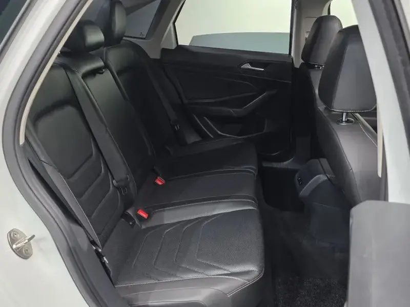 2021 Volkswagen Jetta с пробегом 49 058 км