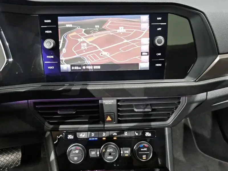 2020 Volkswagen Jetta с пробегом 24 560 км