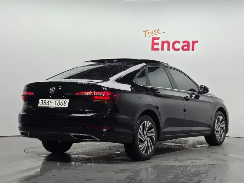 2021 Volkswagen Jetta с пробегом 52 645 км