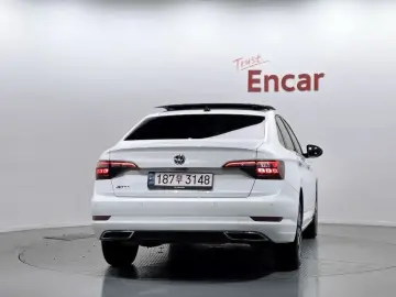 2021 Volkswagen Jetta с пробегом 55 891 км