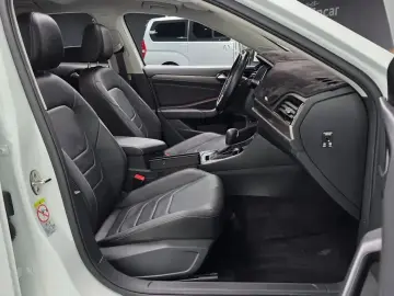 2021 Volkswagen Jetta с пробегом 55 891 км