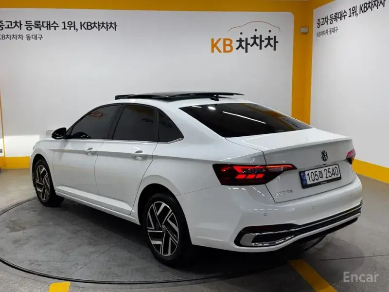 2023 Volkswagen Jetta с пробегом 39 804 км