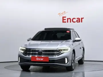 2023 Volkswagen Jetta с пробегом 14 754 км