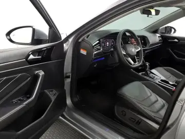 2023 Volkswagen Jetta с пробегом 14 754 км
