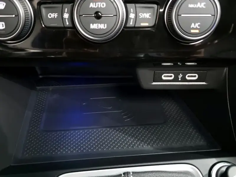 2023 Volkswagen Jetta с пробегом 14 754 км
