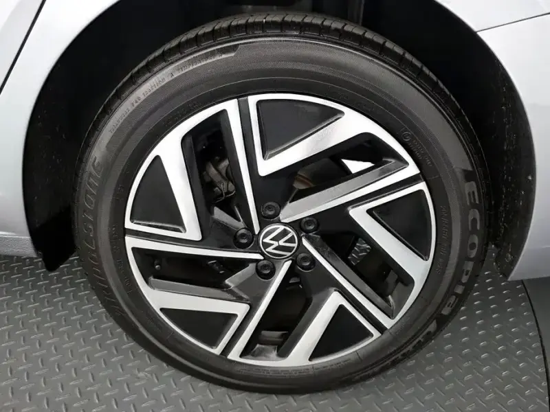 2023 Volkswagen Jetta с пробегом 14 754 км