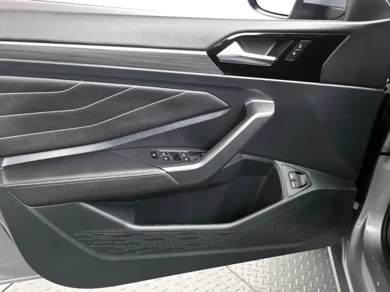 2023 Volkswagen Jetta с пробегом 14 754 км