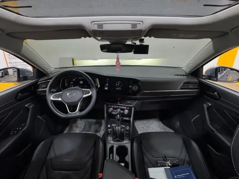 2023 Volkswagen Jetta с пробегом 33 309 км