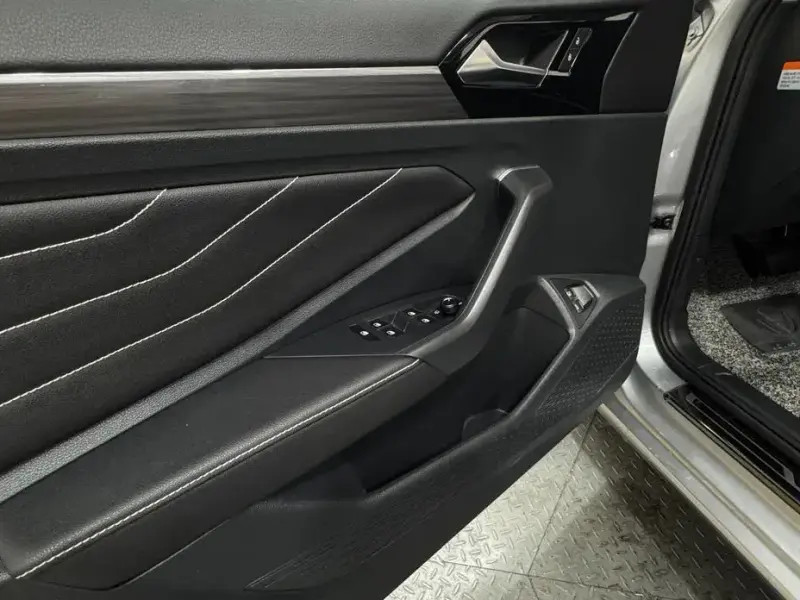 2023 Volkswagen Jetta с пробегом 33 309 км