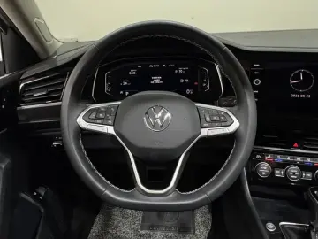2023 Volkswagen Jetta с пробегом 33 309 км