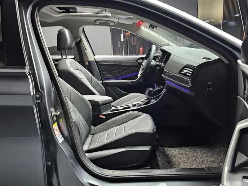 2024 Volkswagen Jetta с пробегом 28 047 км