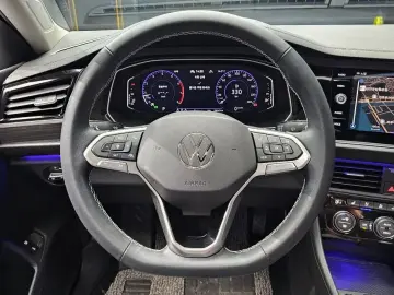 2024 Volkswagen Jetta с пробегом 28 047 км