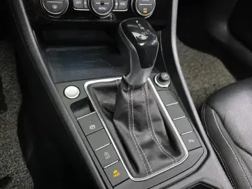 2022 Volkswagen Jetta с пробегом 48 031 км