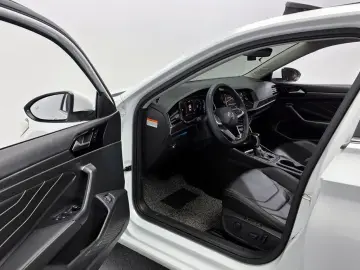 2022 Volkswagen Jetta с пробегом 48 031 км