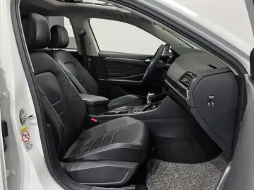 2022 Volkswagen Jetta с пробегом 48 031 км