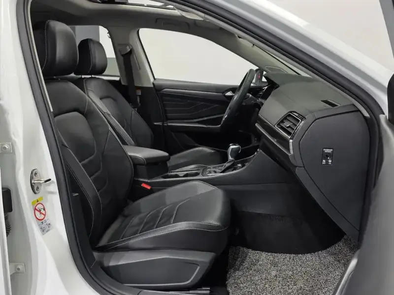 2022 Volkswagen Jetta с пробегом 48 031 км