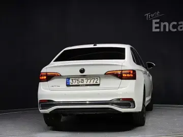2023 Volkswagen Jetta с пробегом 41 997 км