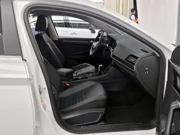 2023 Volkswagen Jetta с пробегом 41 997 км