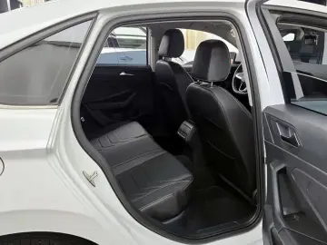 2023 Volkswagen Jetta с пробегом 41 997 км
