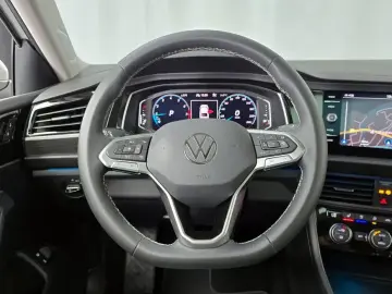 2023 Volkswagen Jetta с пробегом 41 997 км