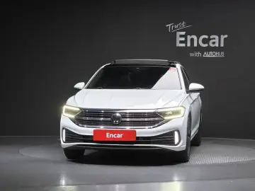 2023 Volkswagen Jetta с пробегом 45 264 км