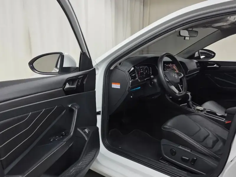2023 Volkswagen Jetta с пробегом 45 264 км