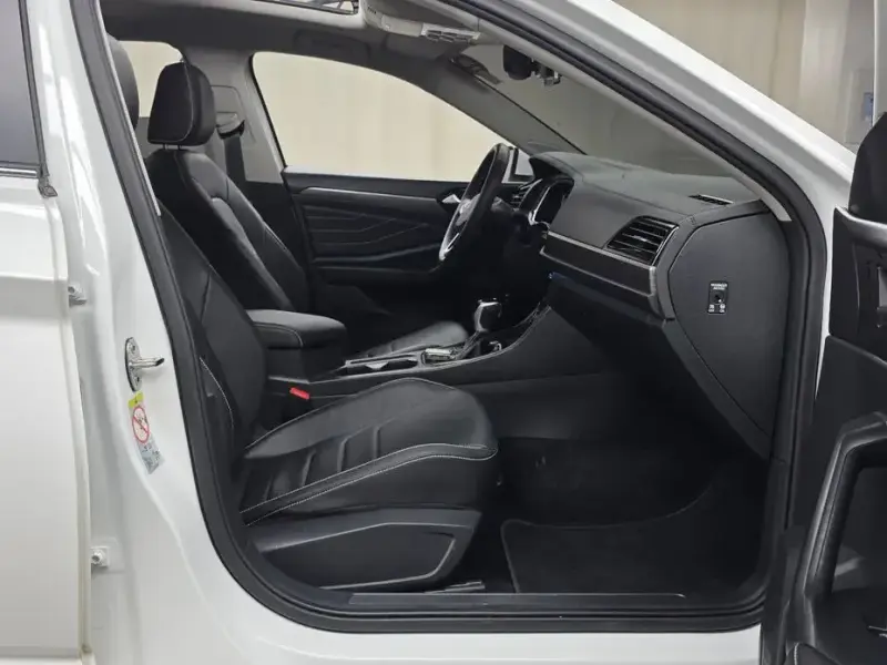 2023 Volkswagen Jetta с пробегом 45 264 км