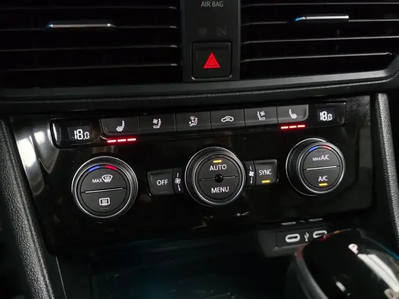 2023 Volkswagen Jetta с пробегом 45 264 км