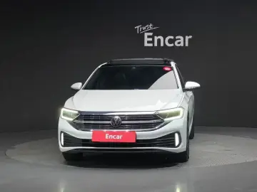 2023 Volkswagen Jetta с пробегом 15 799 км