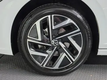 2023 Volkswagen Jetta с пробегом 15 799 км