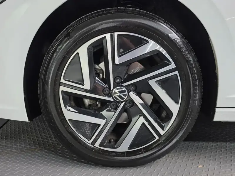 2023 Volkswagen Jetta с пробегом 15 799 км