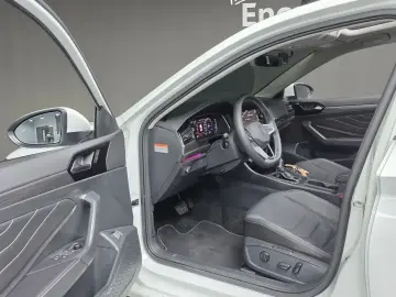 2023 Volkswagen Jetta с пробегом 15 799 км