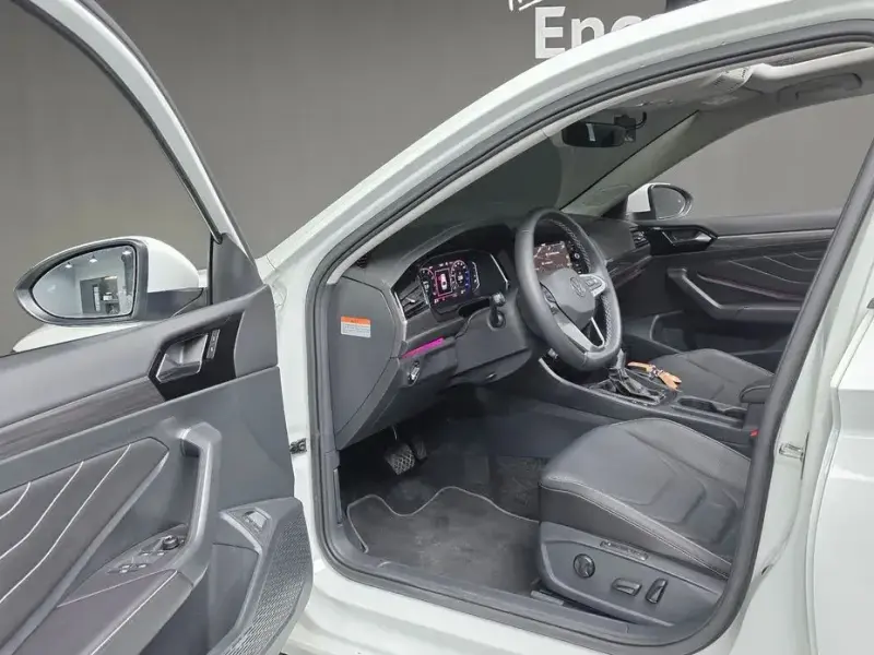 2023 Volkswagen Jetta с пробегом 15 799 км