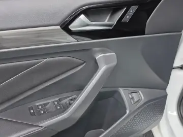 2023 Volkswagen Jetta с пробегом 15 799 км