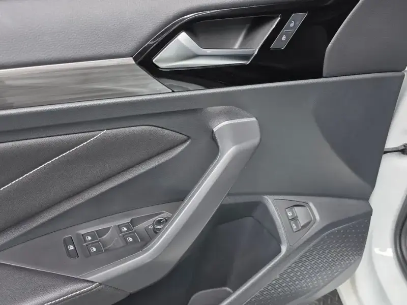 2023 Volkswagen Jetta с пробегом 15 799 км