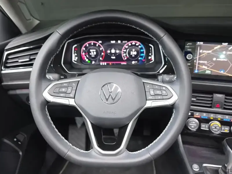 2023 Volkswagen Jetta с пробегом 15 799 км