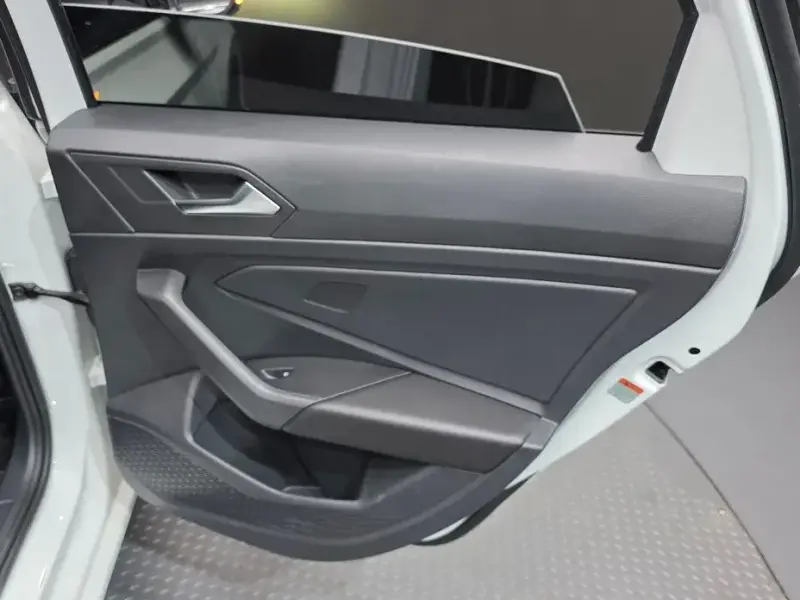 2023 Volkswagen Jetta с пробегом 15 799 км